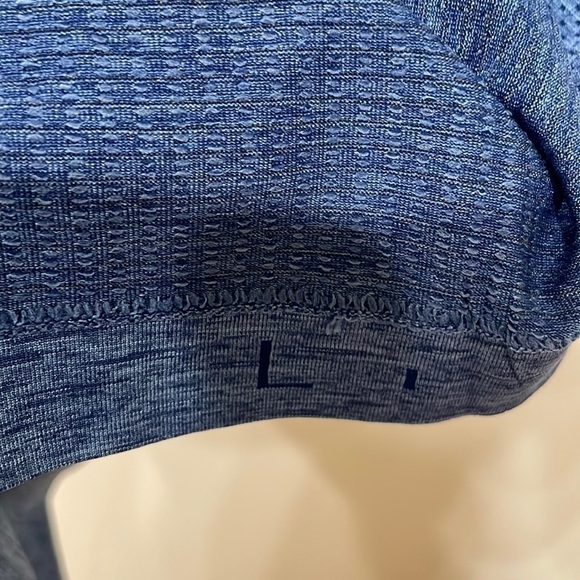 Lululemon Men’s Metal Vent Blue Short Sleeve Shirt—Like New Condition—Large - Picture 4 of 7